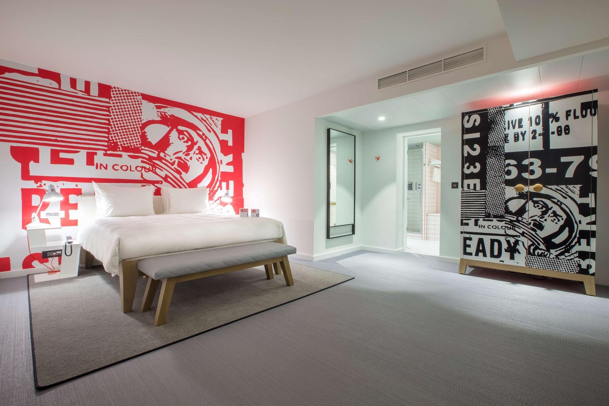Hotel Radisson Red Brussels Ixelles Esterno foto