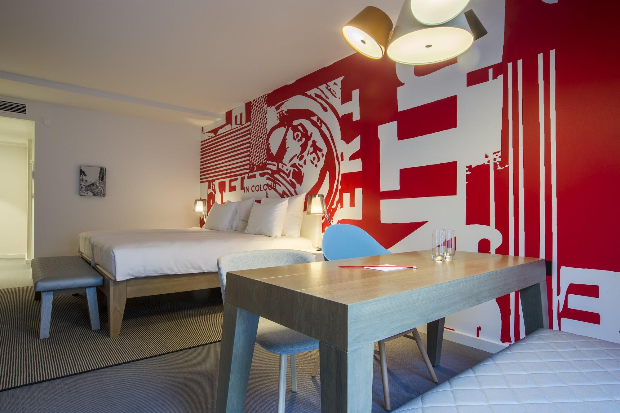 Hotel Radisson Red Brussels Ixelles Esterno foto