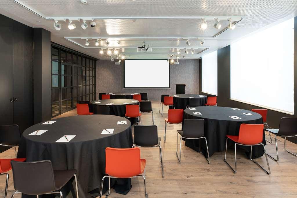 Hotel Radisson Red Brussels Ixelles Servizi foto
