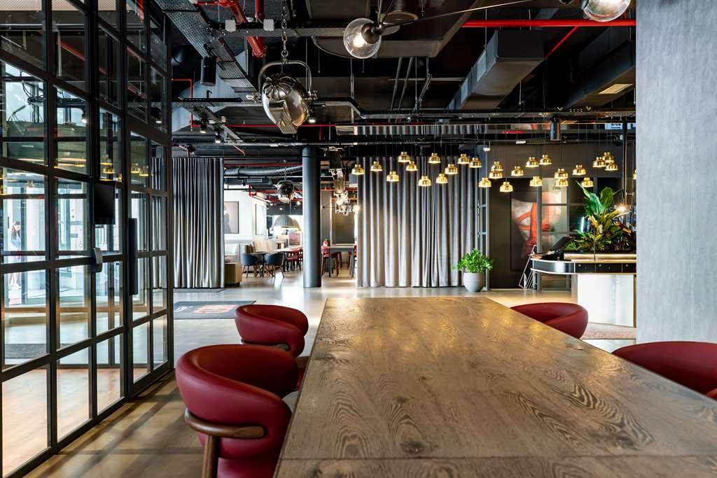 Hotel Radisson Red Brussels Ixelles Interno foto
