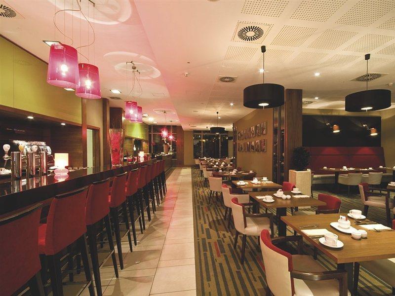 Hotel Radisson Red Brussels Ixelles Esterno foto