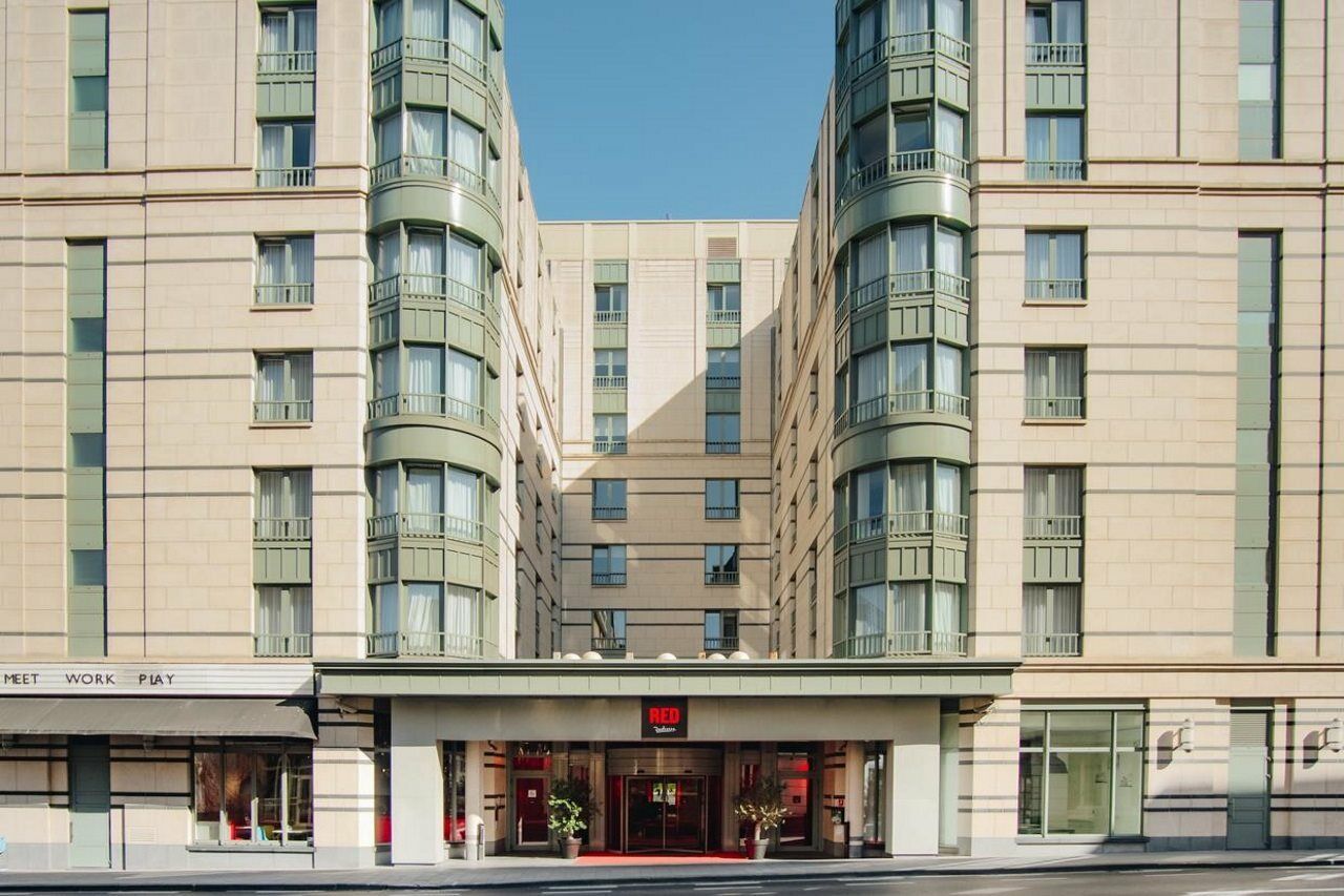 Hotel Radisson Red Brussels Ixelles Esterno foto