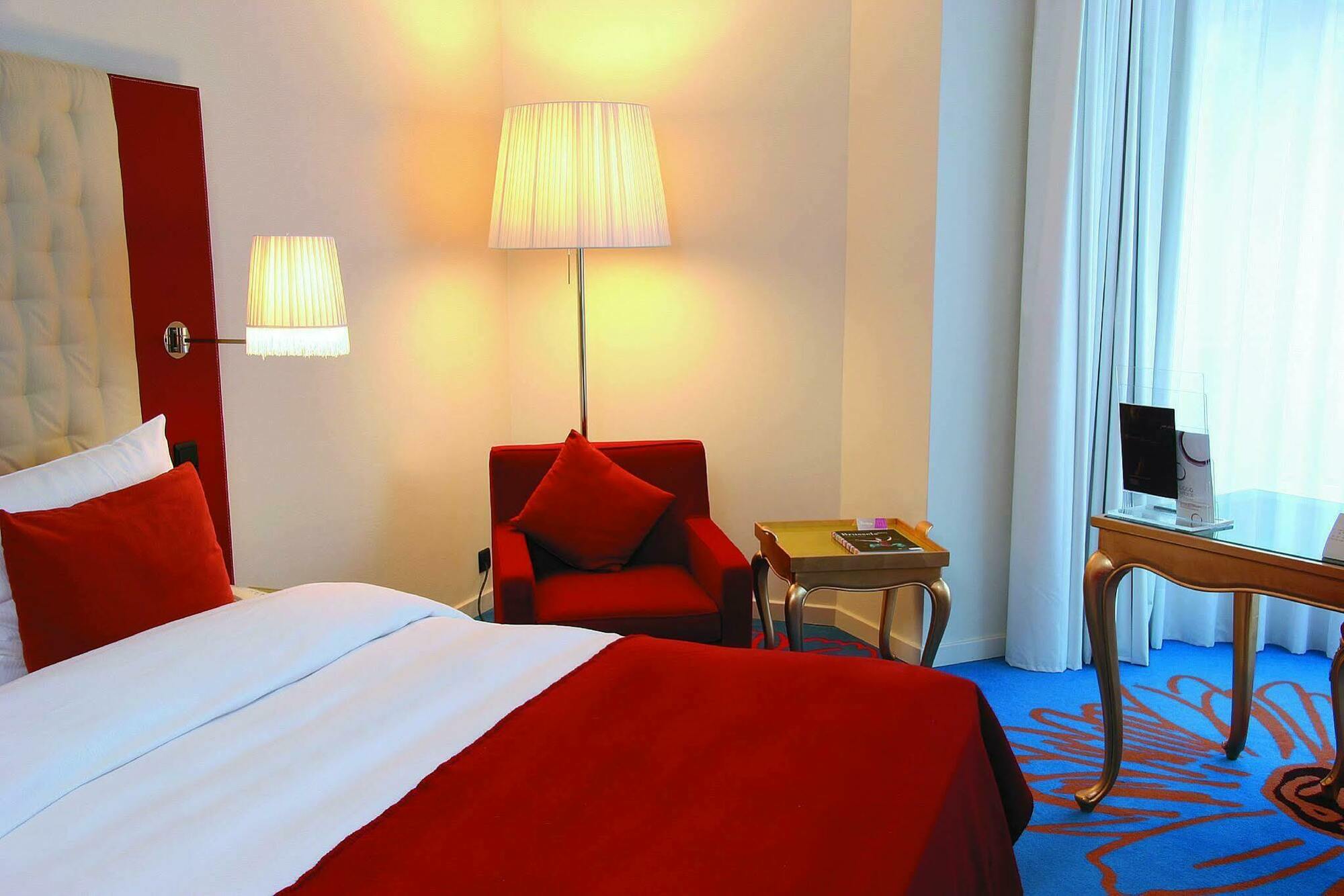 Hotel Radisson Red Brussels Ixelles Camera foto